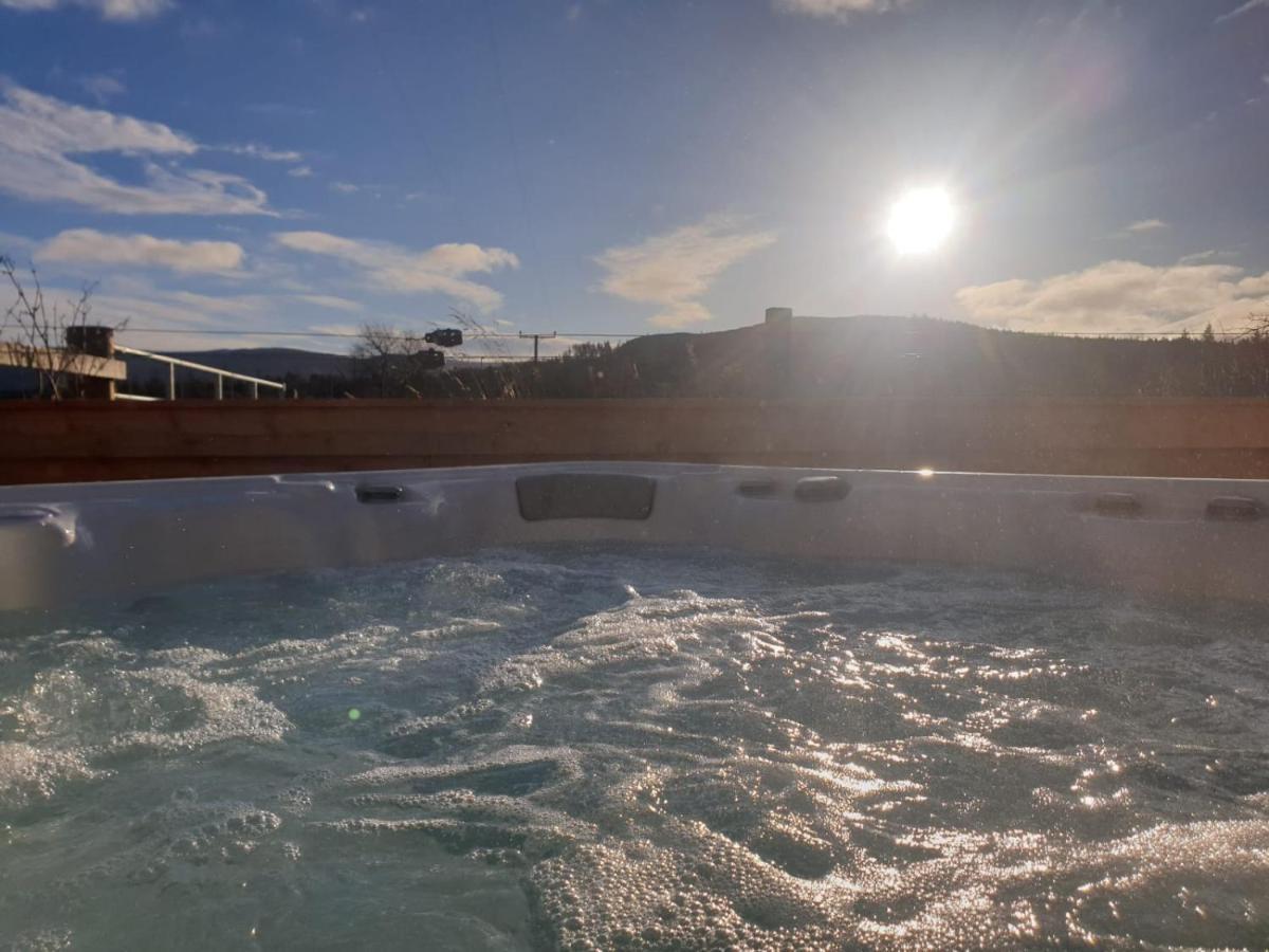 Alba - Charming Boutique Forest View Cabin With Hot Tub In Ballater Kültér fotó